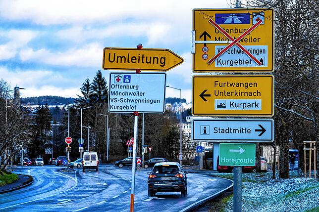 Hier ist die Umleitung ausgeschildert.