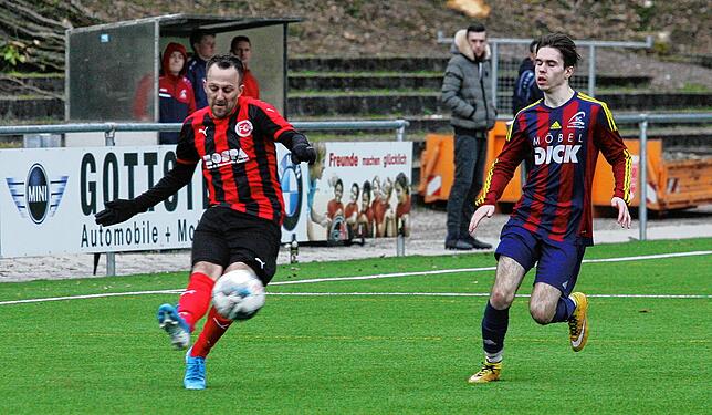 Bild 12: FC 08 Bad Säckingen ist enttäuscht nach dem 2:2 gegen den SC Lauchringen &ndash; wir haben die Bilder!