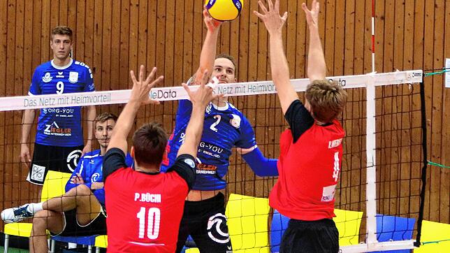 Im letzten Heimspiel 2022 empfängt Mimmenhausen (Jan Jalowietzki im Duell mit Kriftels Block) den ASV Dachau.