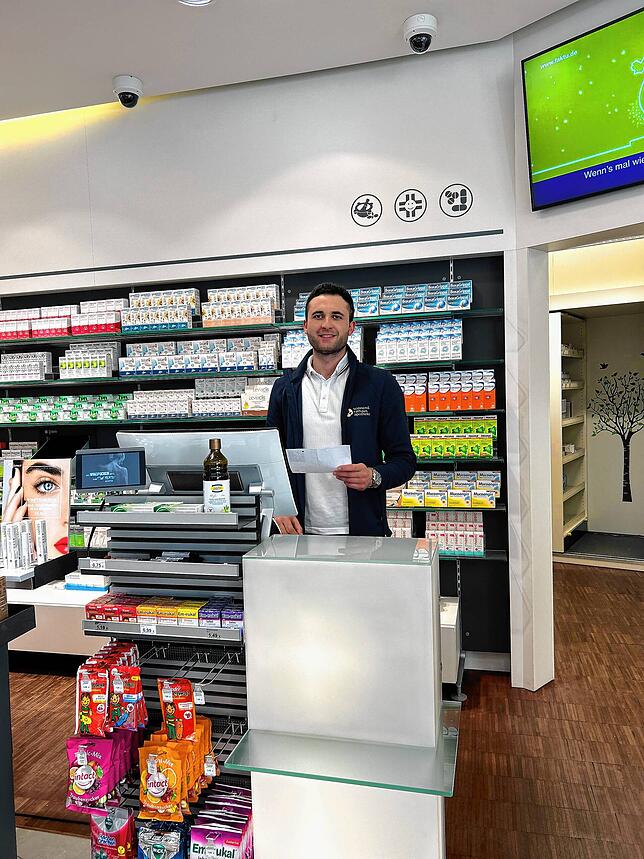 Apotheker Valon Tolaj von Rathaus- und Sonnenapotheke bekommt schon einige E-Rezepte vorgelegt. Diese müssen bis auf Weiteres in ...