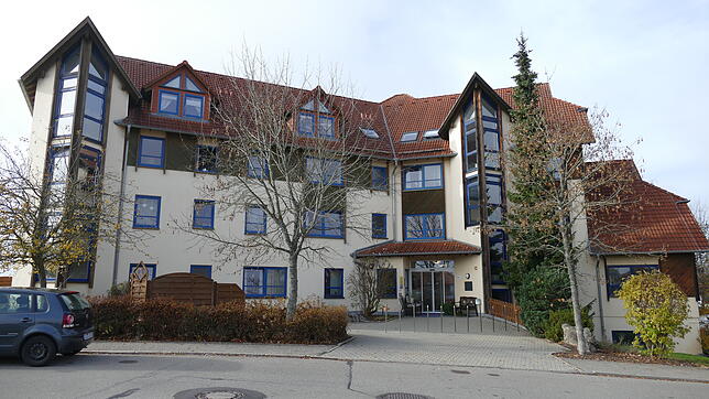 Ende nächsten Jahres werden im Ameos-Pflegehaus Silberdistel in Stetten a.k.M. die Lichter ausgehen. Was mit dem Gebäude passiert ist ...