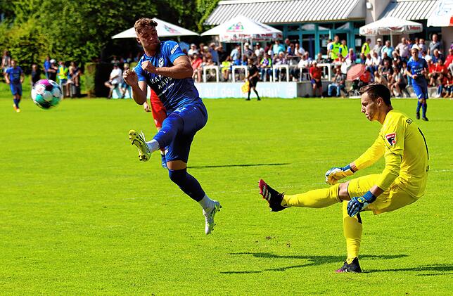 Bild 12: Die besten Bilder vom Pokal-Derby zwischen dem FC Radolfzell und dem 1. FC Rielsingen-Arlen