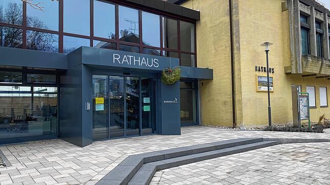 Neu gestaltet wurde im vergangenen Jahr der Rathausvorplatz.