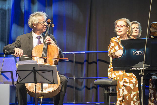 Claude Dornier liebte Beethoven &ndash; Margarita Höhenrieder-Dornier und Julius Berger begeisterten das Publikum. Gabriele Renz ...