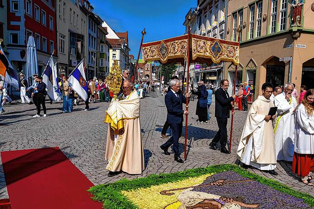 Bild 8: Fronleichnams Prozession in Villingen