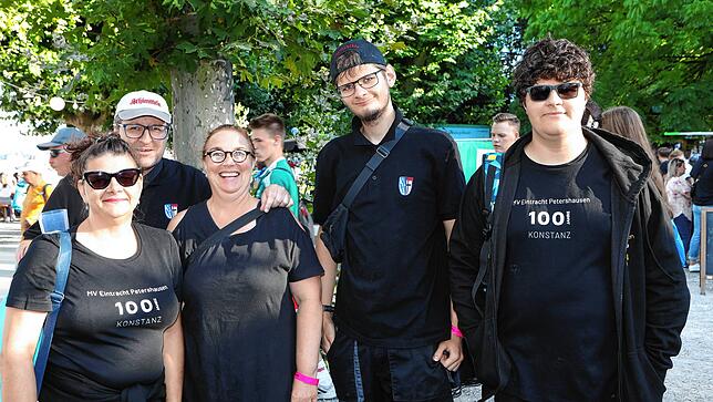 Bild 10: Konstanzer Seenachtfest 2022: Einheimische und Gäste feiern im Stadtgarten