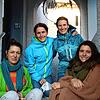 Die Hebammen Rahel Stuhlmann, Heidrun Ullmann, Frederike Bohl und Taryn Dominguez (von links) vor der Praxis von Ullmann in der ...