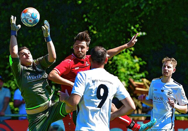 Bild 35: SC Lauchringen steigt nach 0:3 gegen Spvgg. Wutöschingen in die Kreisliga B ab &ndash; wir haben Bilder!