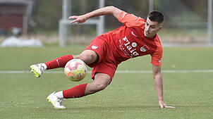 Pech im Abschluss: beim 0:1 des FC Tiengen 08 beim FSV RW Stegen scheiterte Daniel Guznenko mit einem Schuss an die Querlatte.