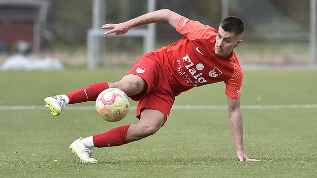 Pech im Abschluss: beim 0:1 des FC Tiengen 08 beim FSV RW Stegen scheiterte Daniel Guznenko mit einem Schuss an die Querlatte.