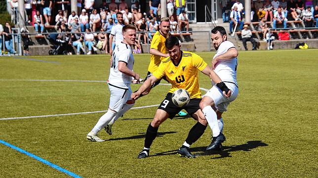 Vergangene Saison waren die Schonacher Dominik Wölfle (links) und Niklas Ketterer (rechts) sowie die Schönwälder Patrik Eschle und ...