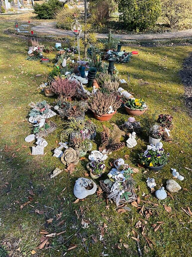 Im März seien die Urnengräber abgeräumt worden, sagt Eveline Guber-Klingler. Auch das Grab ihrer Mutter war betroffen. Was bis dahin auf ...