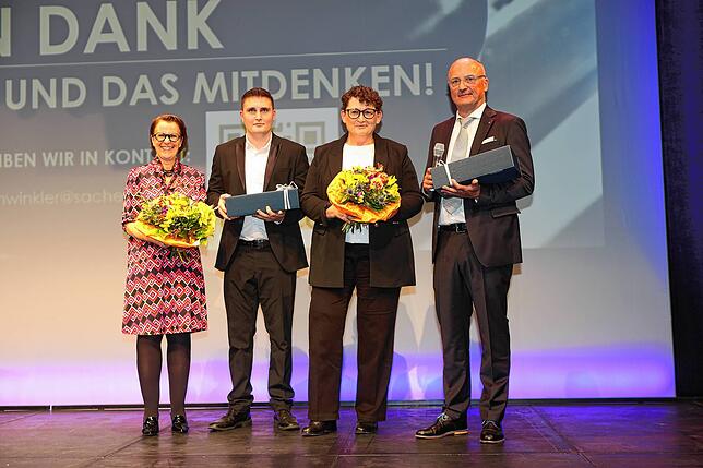 Die Köpfe hinter der Veranstaltung (von links): Claudia Kessler-Franzen, Julian Müller und Silke Hirt vom Singen aktiv-Team und der ...