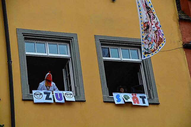 Bild 2: Nach der Schülerbefreiung kam der Sturm auf das Meersburger Rathaus