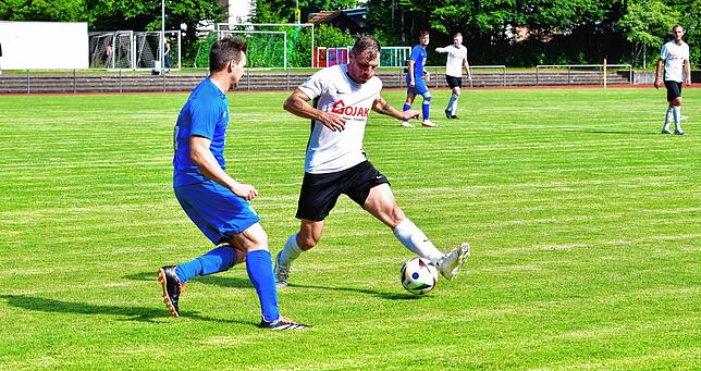 Bild 13: SG FC Wehr/Brennet besiegt den TuS Stetten mit 7:1 – und wir haben Fotos