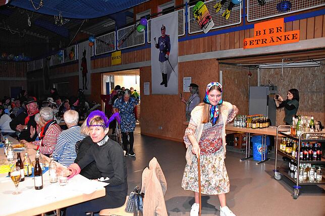 Bild 8: Die schönsten Bilder vom Bunten Abend des Heudorfer Narrenverein Heuliecher