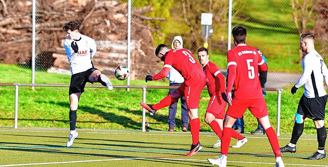Bild 6: SG FC Wehr/Brennet besiegt den FC Schönau mit 3:0 – und wir haben Bilder!