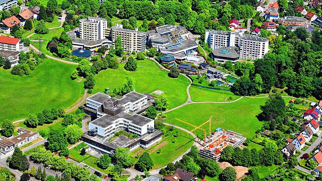 Blick aus der Vogelperspektive auf den Bad Säckinger Gesundheitscampus mit Kindergarten im Mai 2020.