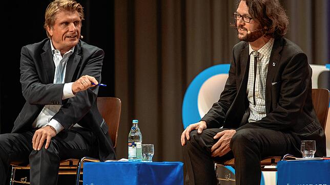 In der Wahlarena lieferten sich vor allem CDU-Kandidat Thomas Bareiß (links) und Johannes Kretschmann, Kandidat der Grünen, einen heißen ...
