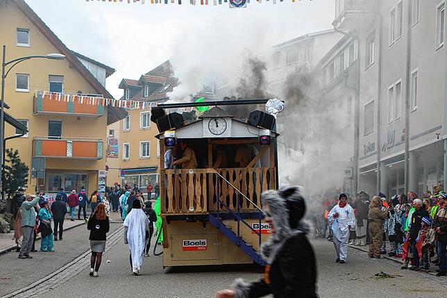 Bild 2: Tierisch was los beim Umzug am Fasnetsmendig: Teil 2