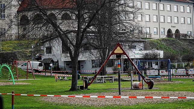 Die Stadt Löffingen hat ab sofort ein Begehungsverbot aller öffentlicher Plätze mit Ausnahmen ausgesprochen.