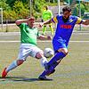 Qendrim Krasniqi (rechts) und die SpVgg F.A.L. gewannen zu Zehnt beim FC Furtwangen (Markus Ringwald) und nehmen als Tabellenzweiter an ...