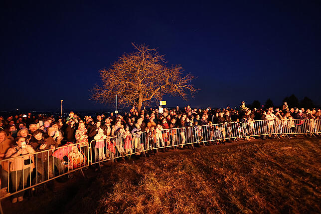 Bild 18: Litzelstetten 2025: Diese Funkenfeuer-Bilder fangen die Tradition perfekt ein!