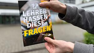 An Schulen tauchen Flugblätter von Rechtsextremen auf.