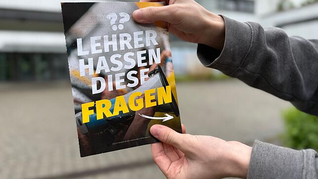 An Schulen tauchen Flugblätter von Rechtsextremen auf.