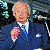 Der verstorbene Alt-Bürgermeister Bertold Schmidt an seinem 70. Geburtstag. (Archivbild)