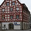 Ins Volksbankgebäude zieht in ein paar Jahren Kultur ein. Ob es das Stadtmuseum oder die Stadtbücherei sein wird, ist noch offen.