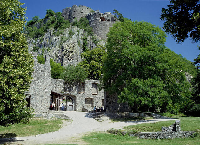 Von den Pforten der Karlsbastion auf dem Hohentwiel gibt es eine Grillstelle.