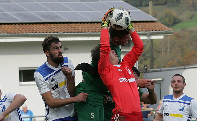 Bild 1: FC Weizen siegt beim SV Rheintal mit 3:1 &ndash; wir haben die Bilder!