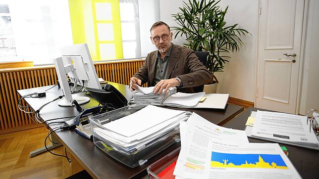 Bürgermeister Andreas Osner leitet den Kristenstab Ukraine der Stadt Konstanz und hat alle Hände voll zu tun, effiziente Strukturen zu ...