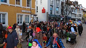 Der Nachmittag vom dritten Faißen hat ganz den Kindern gehört. Beim Umzug und Ball sind neue Närrinnen und Narren für die Fasnacht ...