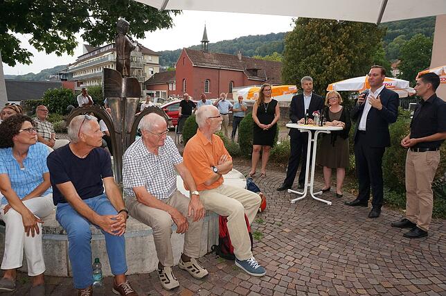 Gesprächsrunde im Habererhof zum Thema Verkehr: Rund 60 interessierte Bürger waren zum zweiten Waldshut-Tiengener Stadtgespräch der ...