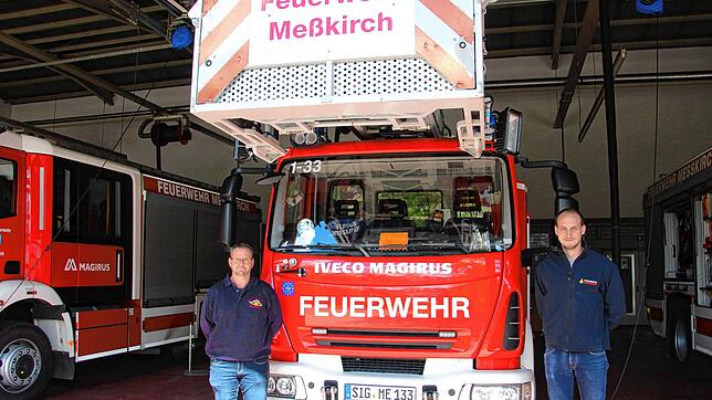 Während der Corona-Pandemie wurde Kommandant Tobias Lumb (links) 2021 per Briefwahl gewählt, ebenso sein Stellvertreter Marcel Back ...