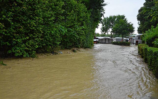 Bild 42: Bilder vom Unwetter in Markdorf: Evakuierung des Campingplatzes