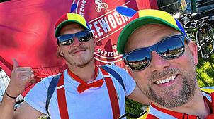 Im Rahmen der „Seewoche“ fahren Raphael Weiß (links) und Sebastian Kogel so oft wie es geht um den Schliersee. Dabei müssen sie Aufgaben ...
