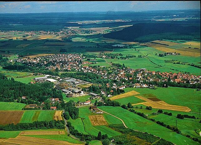 Die Jubiläumsgemeinde aus der Vogelperspektive.