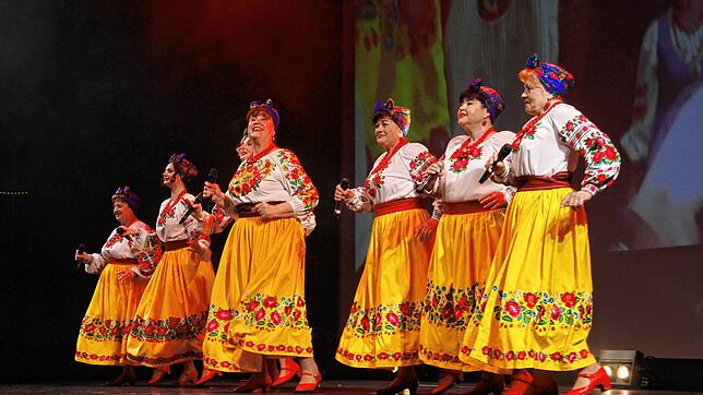 Bekannt in der ganzen Ukraine begeisterte die Trachten-Folklore-Gruppe &bdquo;Lisapetny Battalion&ldquo; auch das Publikum in der ...