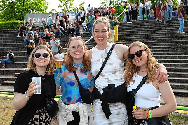 Bild 9: Gute Laune und ein volles Stadion beim zweiten Tag des Campus-Festivals 2023