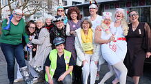 Der 6. Überlinger Wieberallefanz lockt unter dem Motto &bdquo;Zweite Hilfe&ldquo; die närrische Überlinger Frauenwelt ins Weinhaus Renker.