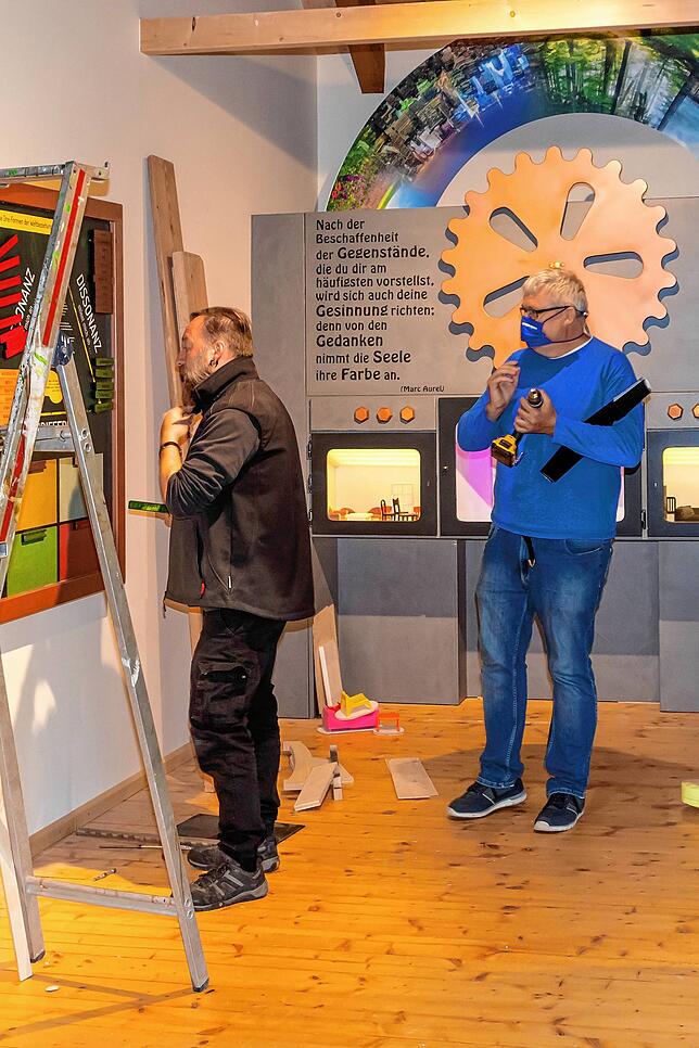 Simon Stiegeler und Matthias Wild bei der Arbeit.