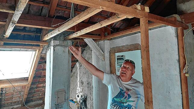 „Das Dachgeschoss wird ausgebaut und energetisch saniert“, erläutert Immobilienexperte Jürgen Maus.