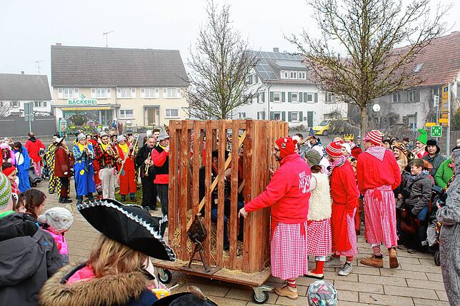 Bild 5: Bilder vom Rathaussturm in Nenzingen