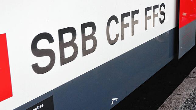 (Symbolbild) Der Rettungseinsatz fand in einem SBB-Zug wie diesen am Konstanzer Bahnhof statt.
