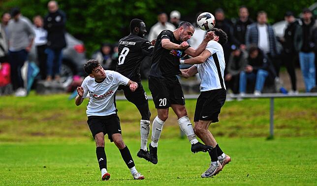 Bild 36: FC Wittlingen besiegt SG FC Wehr/Brennet mit 2:0 im Pokal-Viertelfinale – und wir haben Fotos!