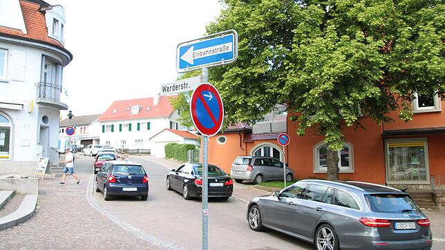 Gibt es bald neue Einbahnstraßen in der Stadt? Nicht nur Einbahnstraße der Werderstraße soll gedreht werden, sondern auch der ...