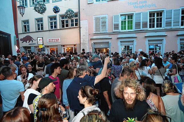 Bild 36: Der erste Gassenfreitag 2025 sorgt für einen Besucheransturm in der Niederburg